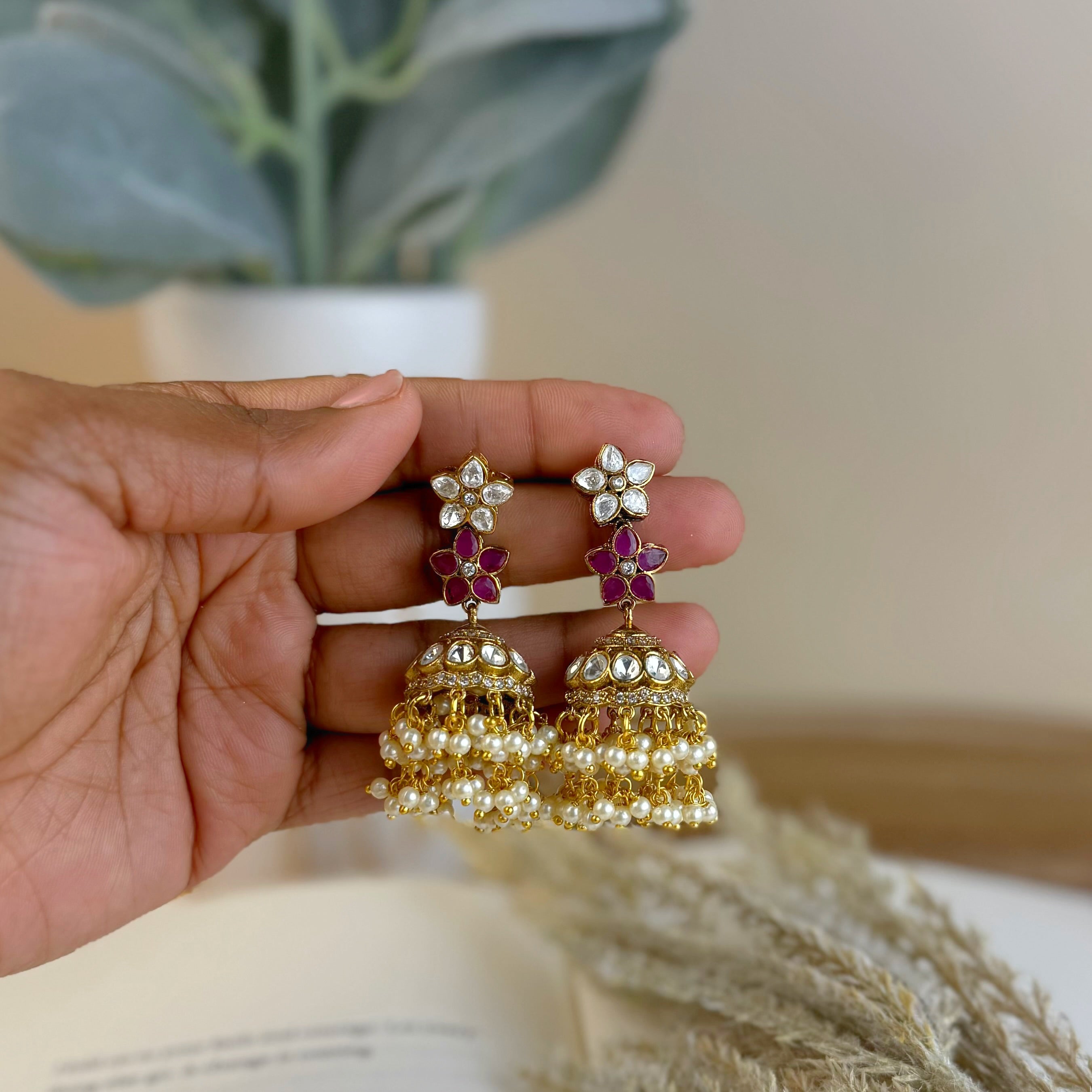 Tyaani Kundan Jhumki