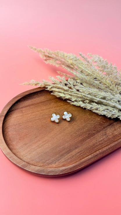 Clover Earrings - MOP white