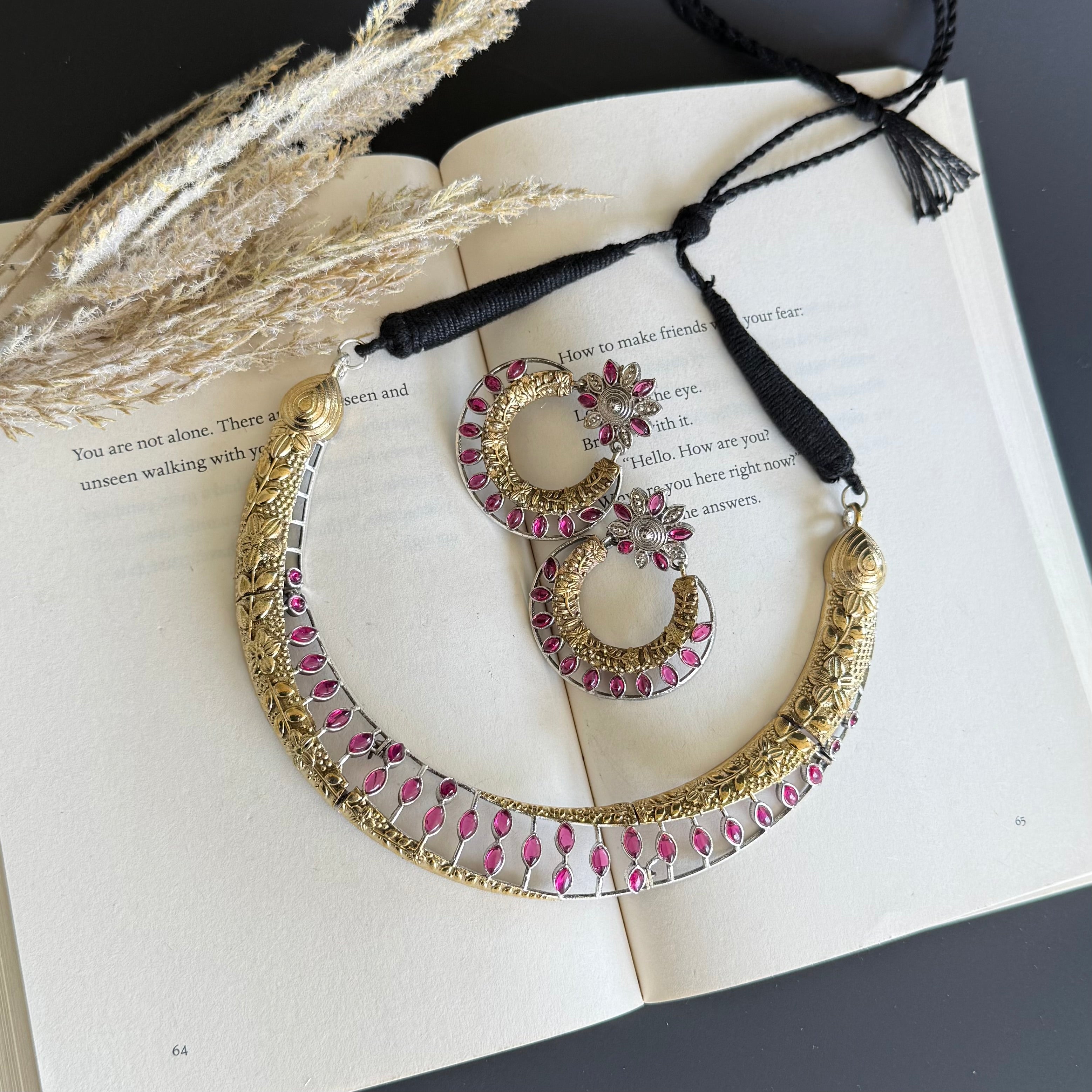 Hansli Necklace with Earrings - Ruby