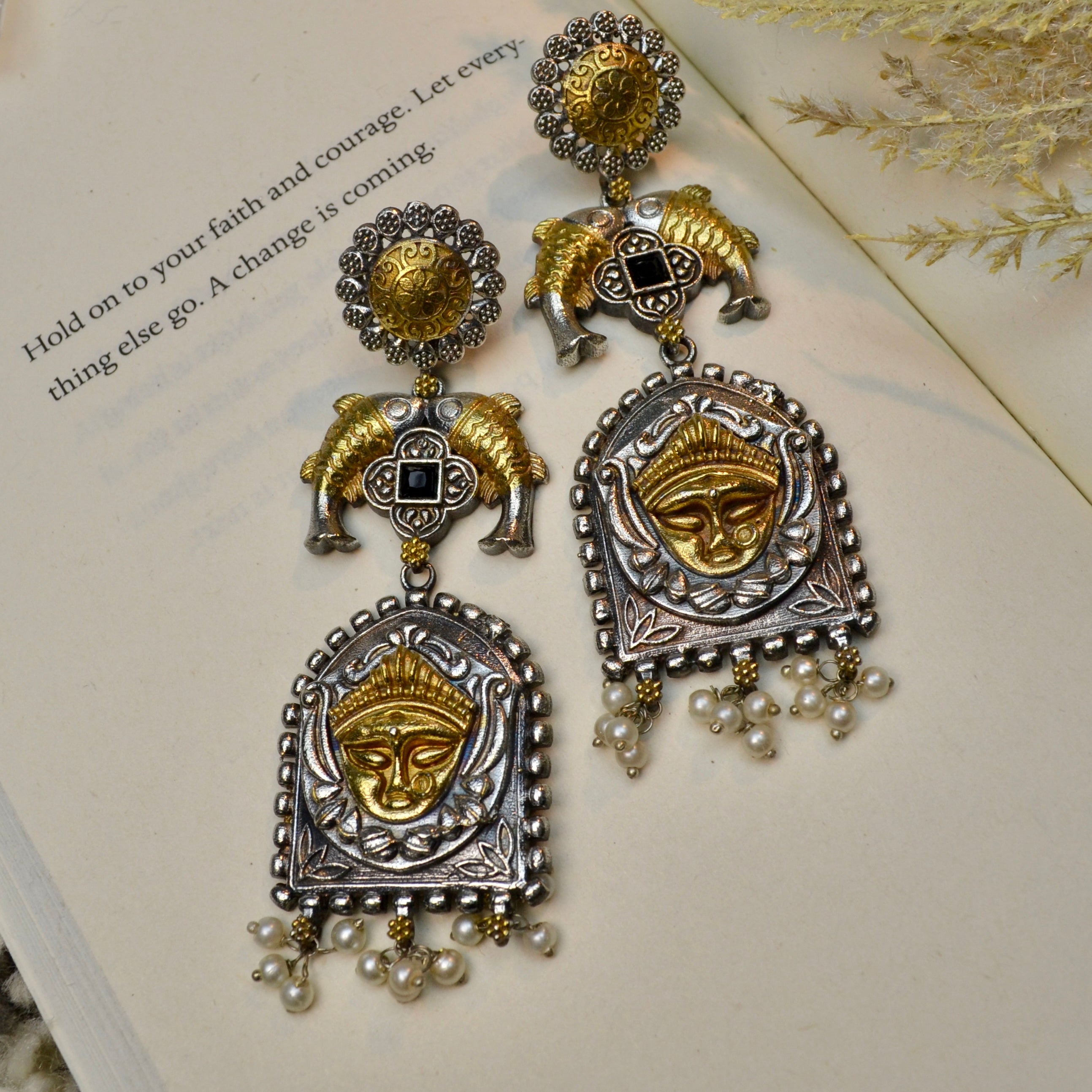 VJ4091-Dual Tone Long Earrings