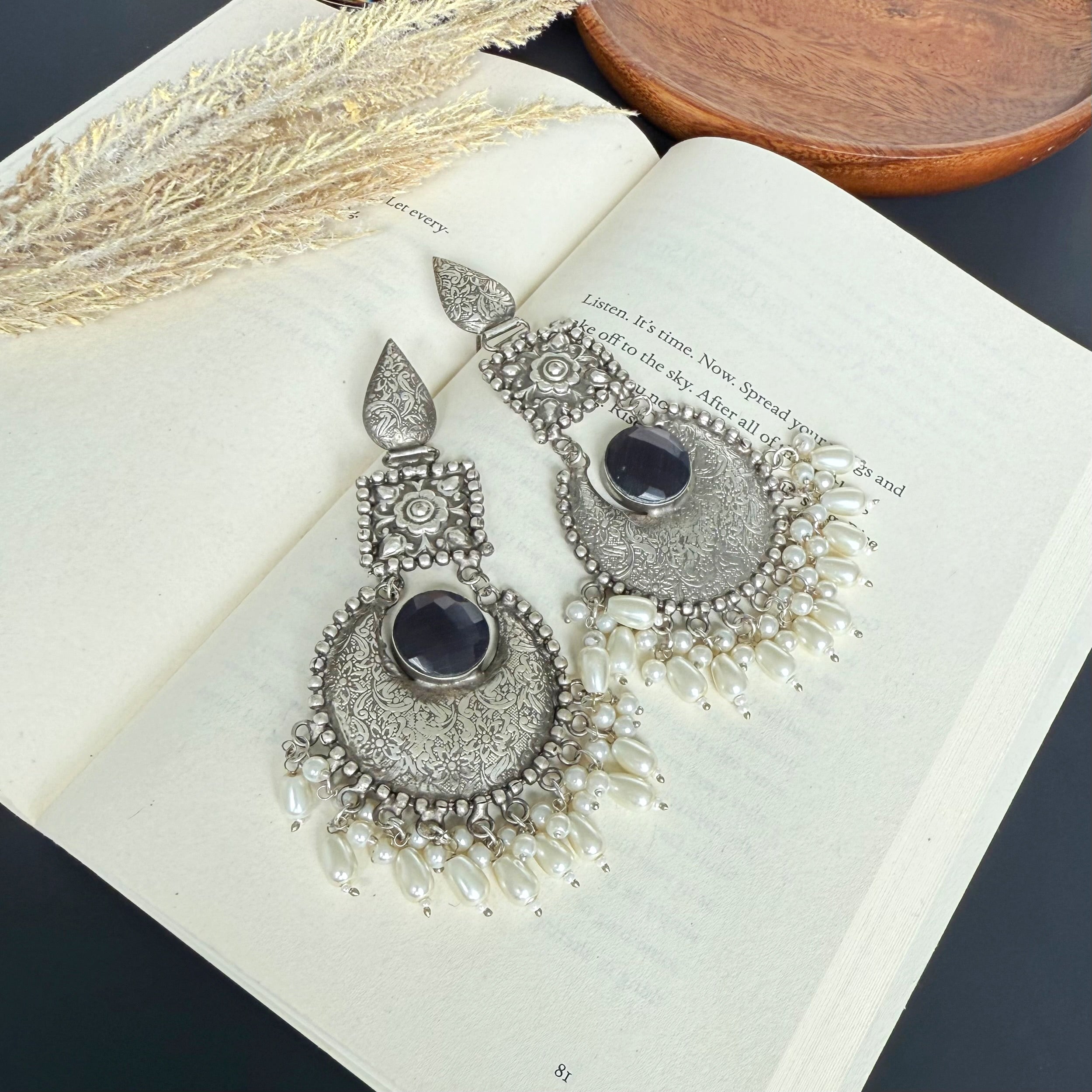 Black stone Chandbaali