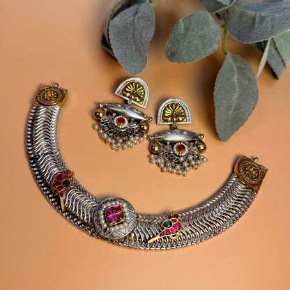 Shree Hansli Necklace Set