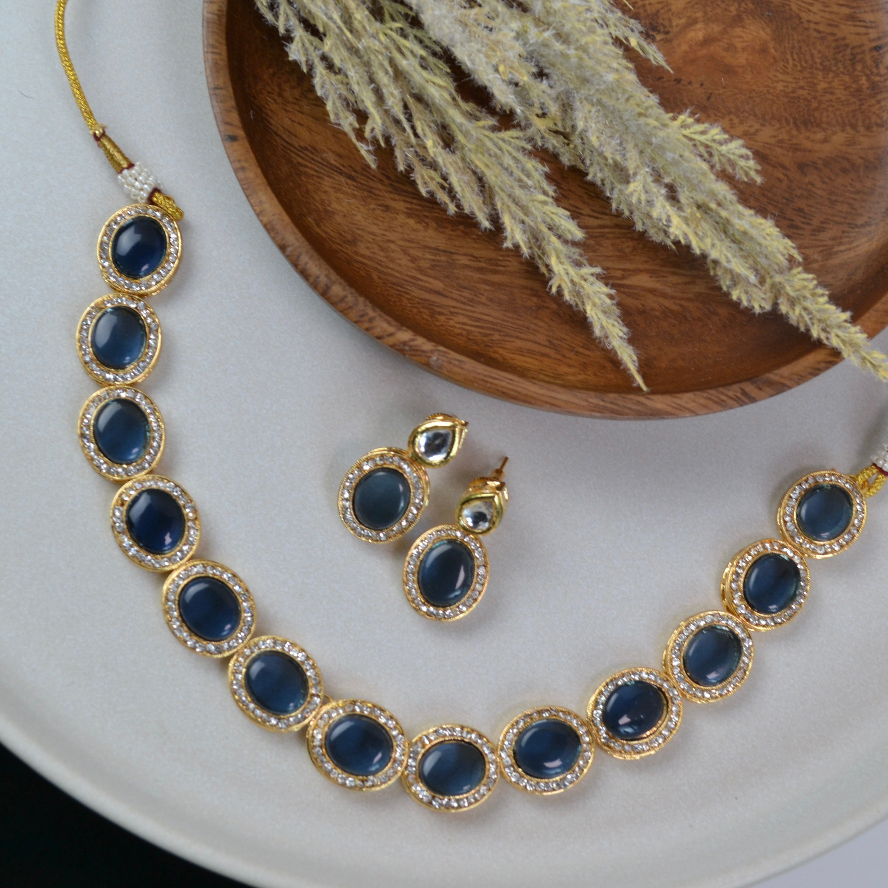 VARJ030-Doublet Monalisa Stone Choker Necklace Set