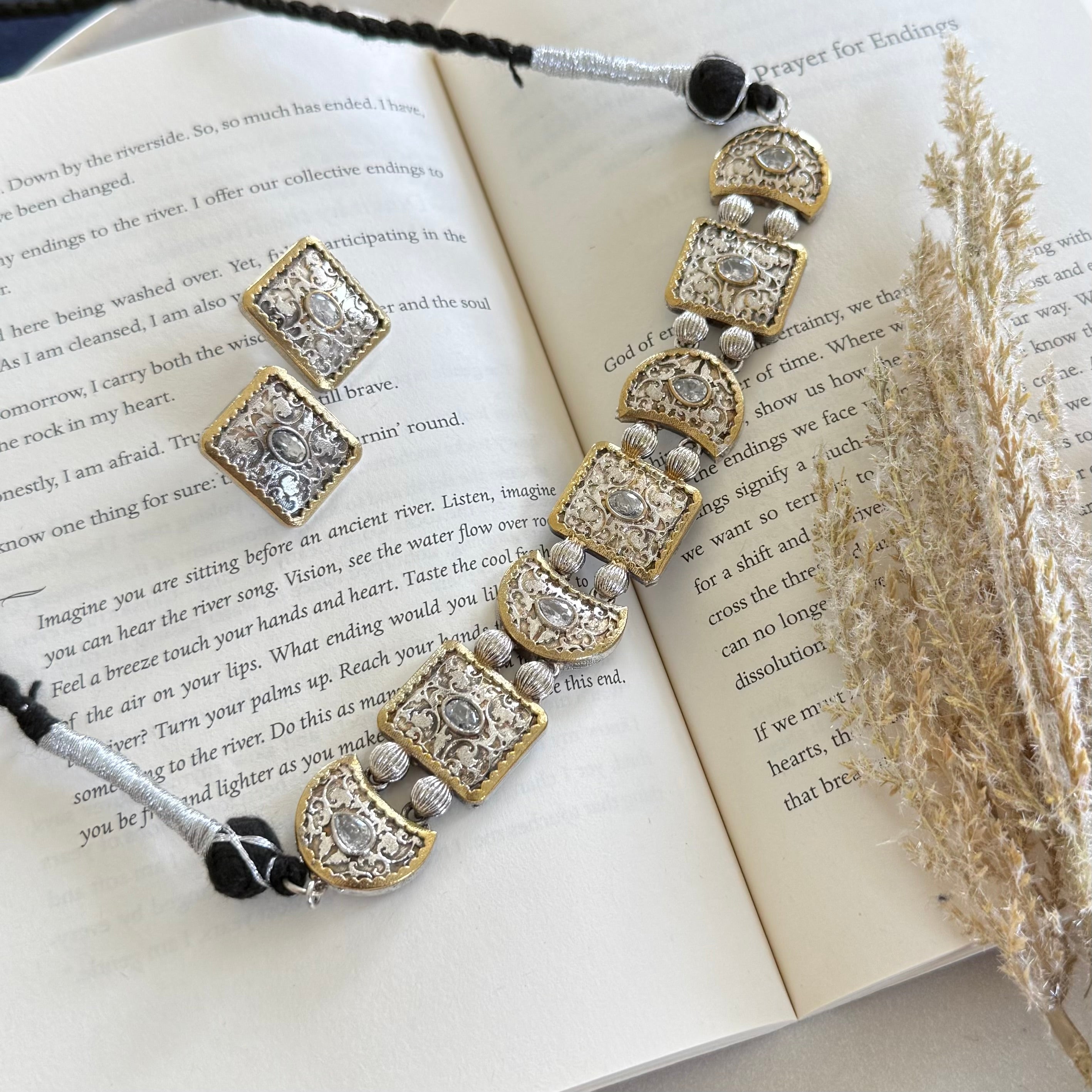 Aayna Necklace Set