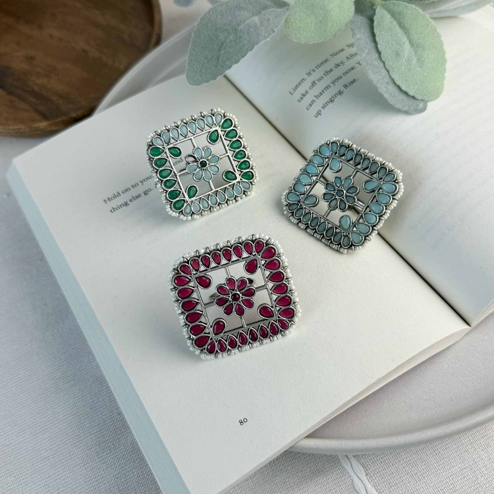 Stone ring l