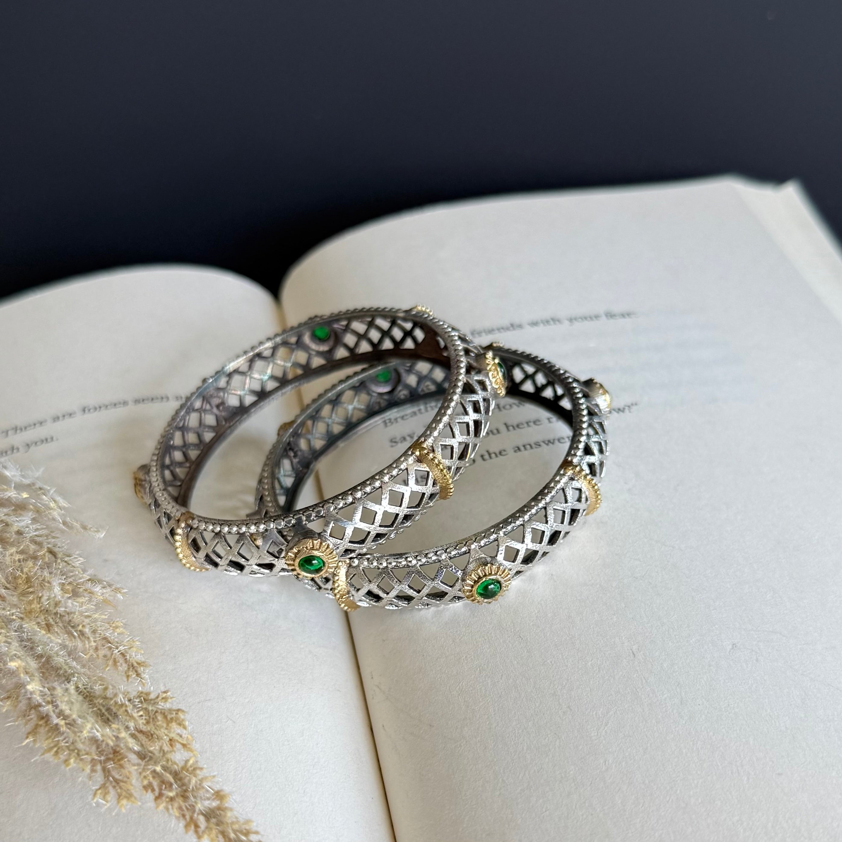 Dual Tone Kundan 2.4 size Kada set of 2