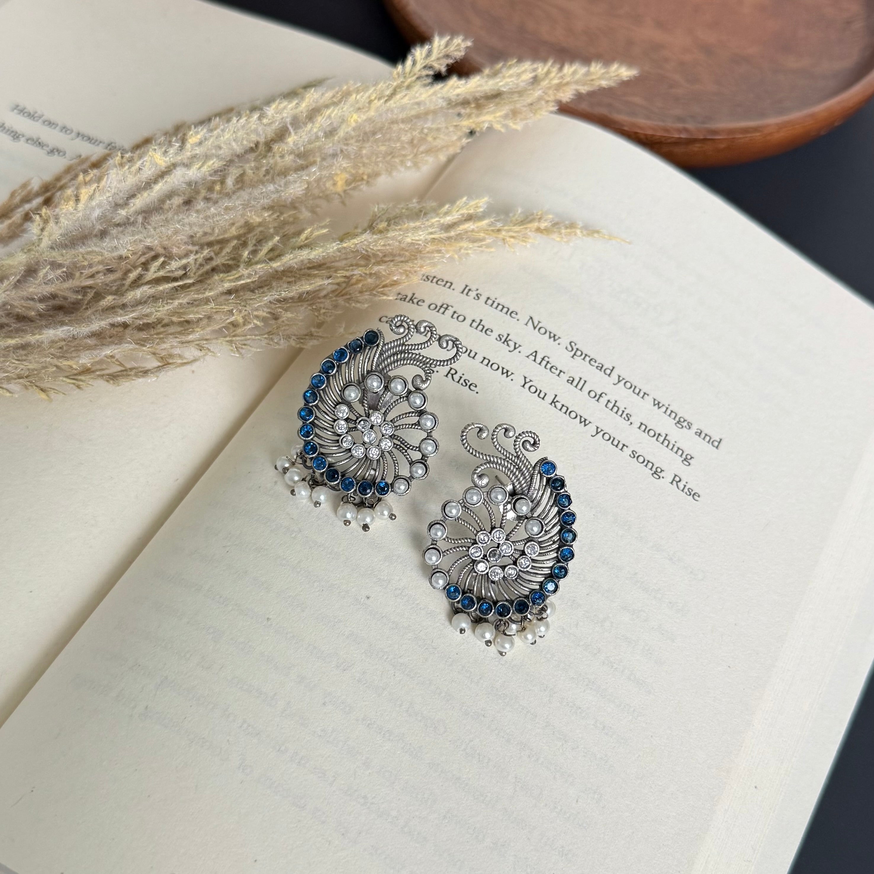 Yashika - Silver look alike Studs