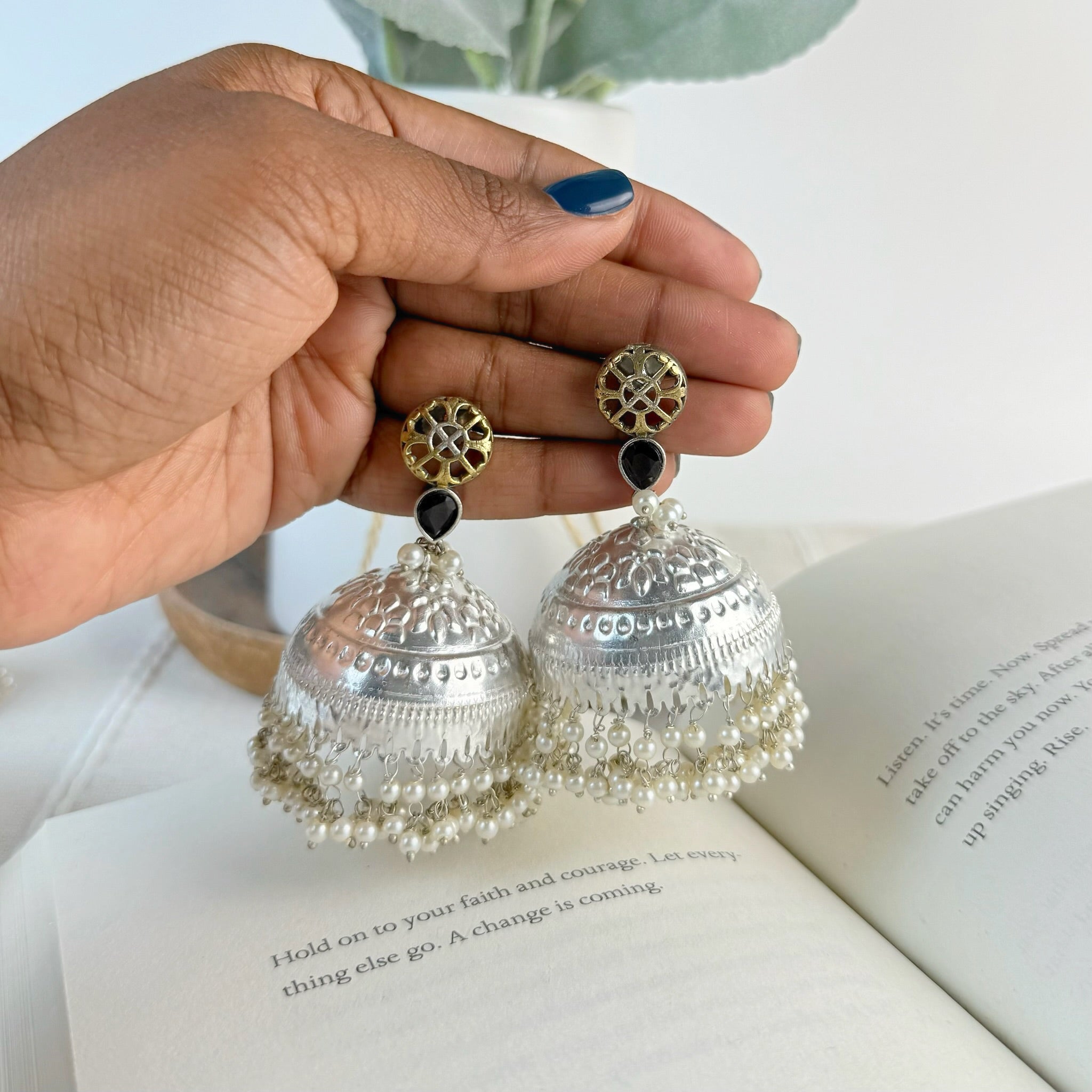 Shoni Jhumka