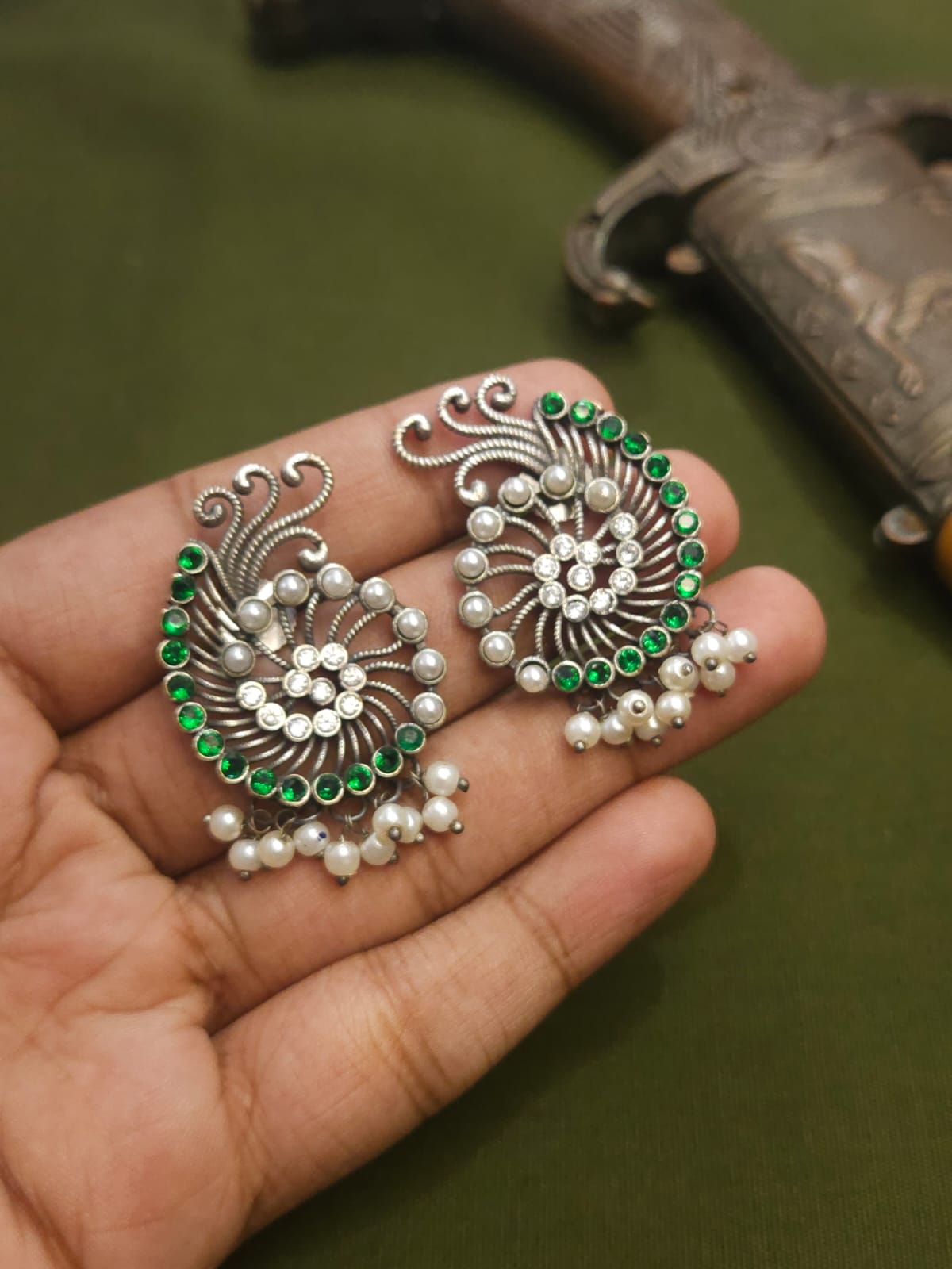 Yashika - Silver look alike Studs