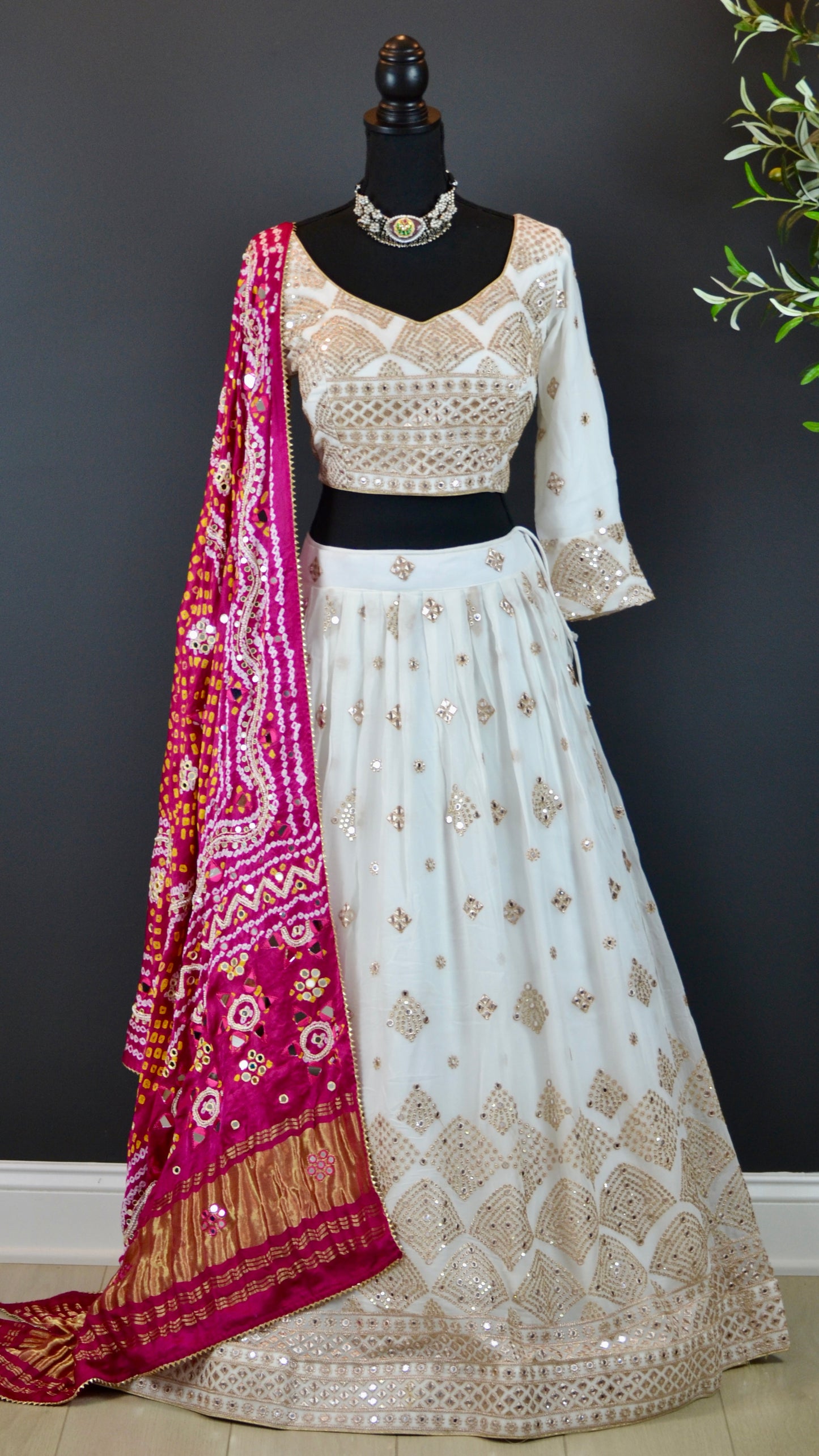 VAC4005 - (Extended Size) Off White Lehenga with pure Bandhani Handwork Dupatta