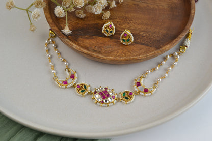 VAKJ015-Dainty Kundan Choker Necklace Set with studs