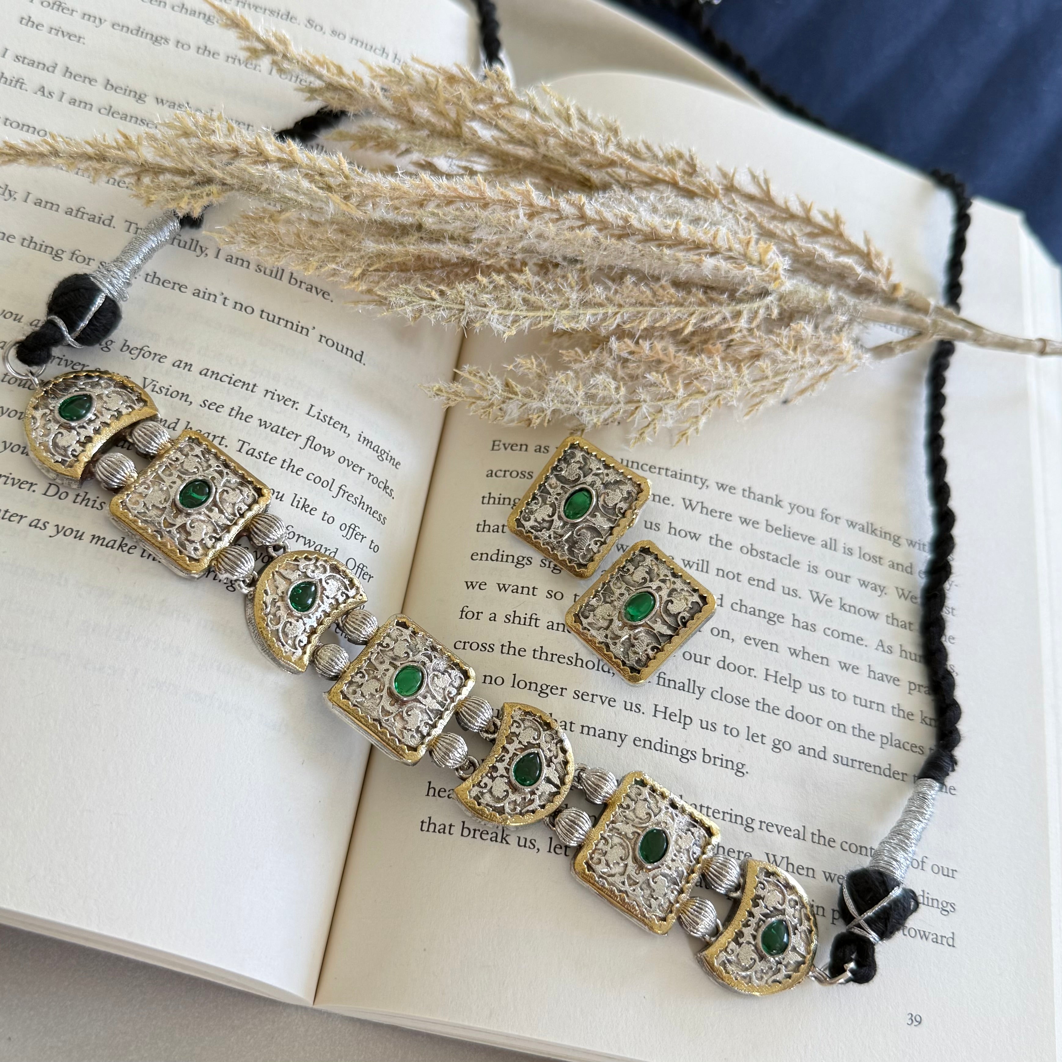 Aayna Necklace Set
