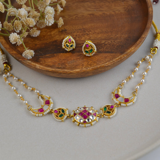 VAKJ015-Dainty Kundan Choker Necklace Set with studs