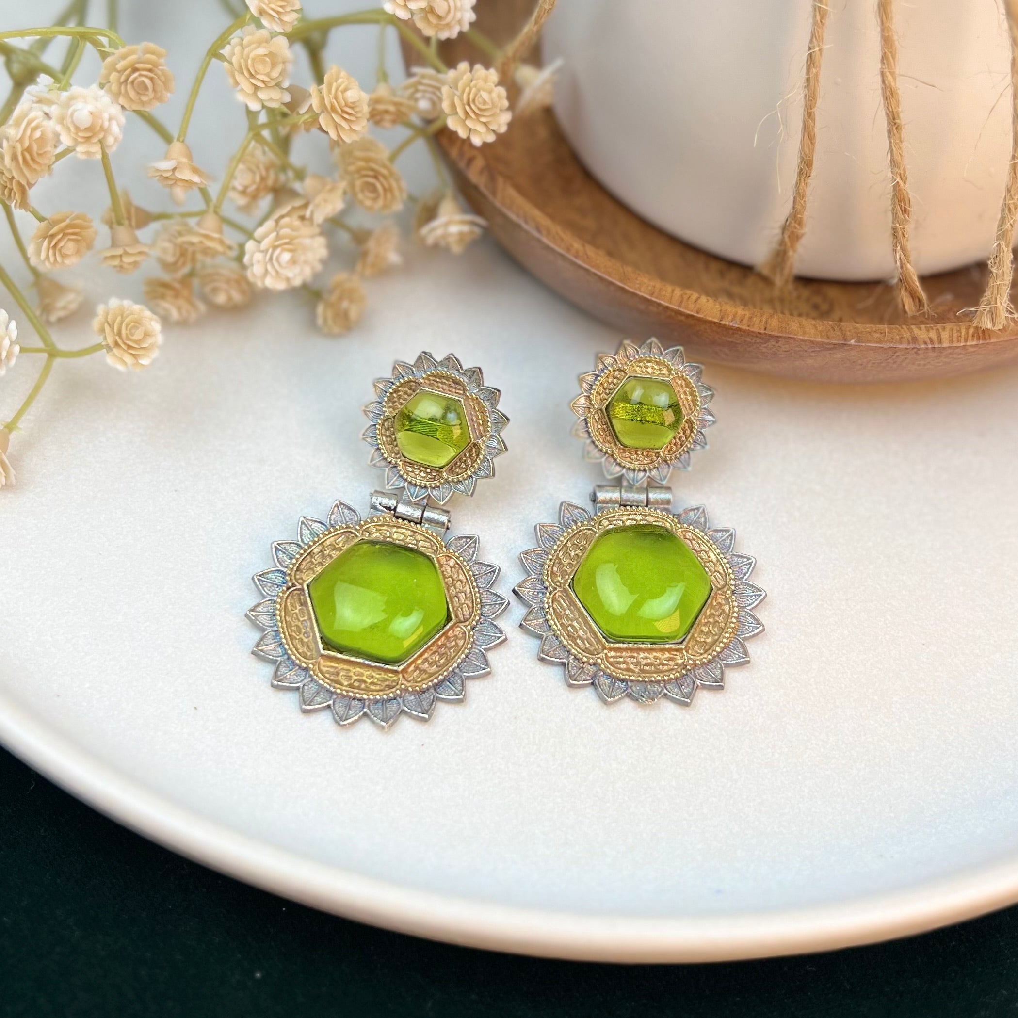 VJ4073-Monalisa Stone Medium size Earrings