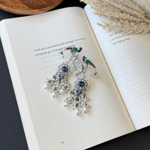 Bird motif Earrings