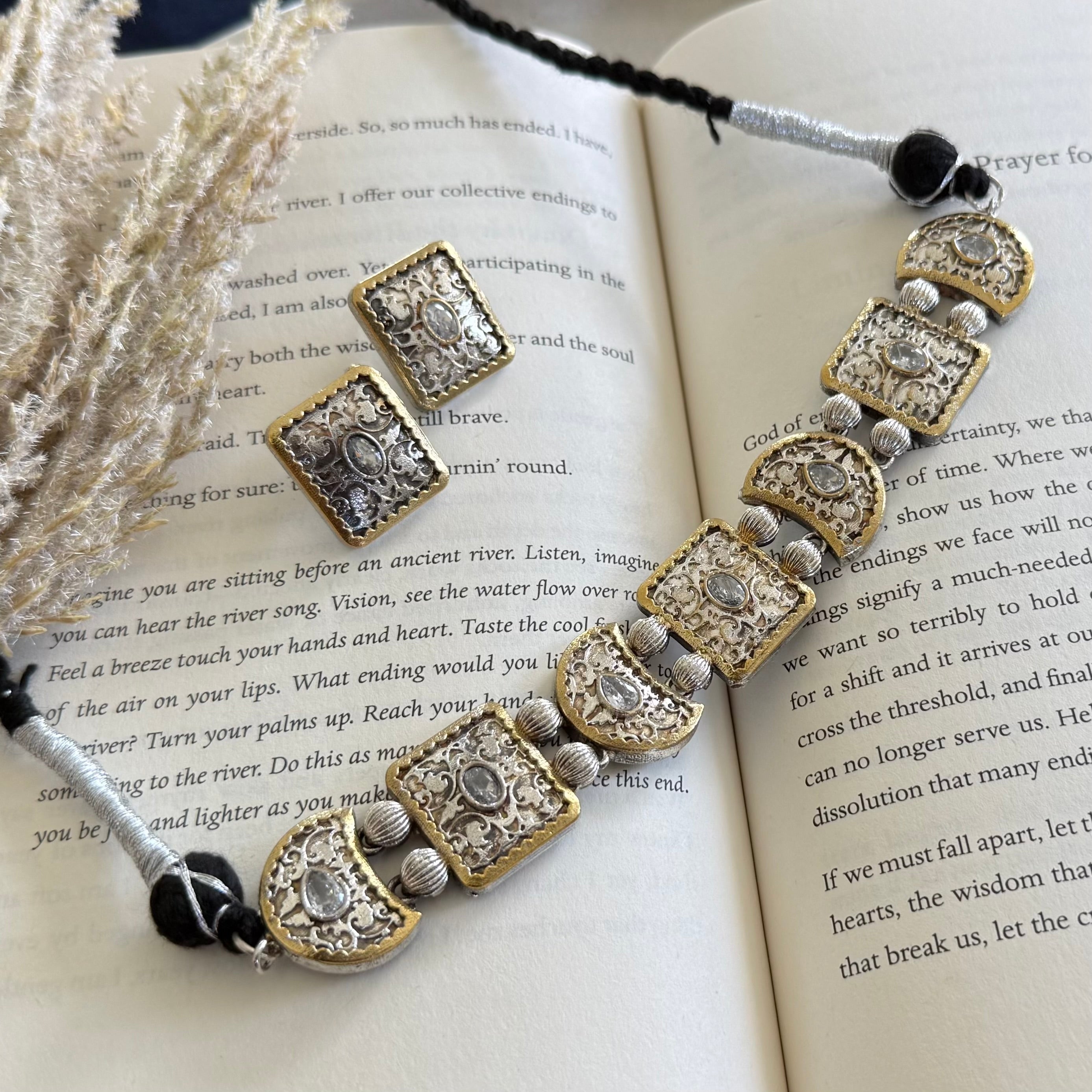 Aayna Necklace Set