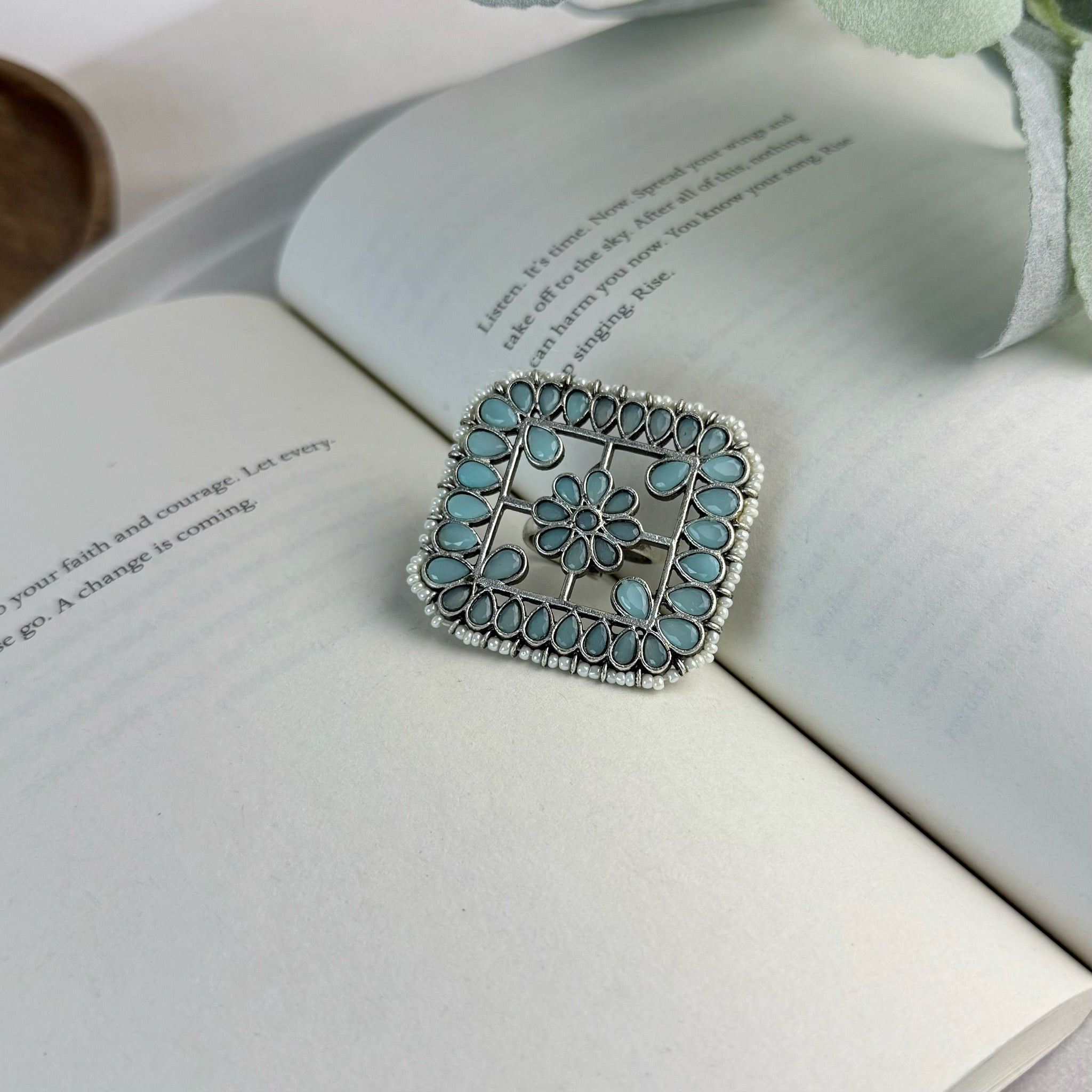 Stone ring l