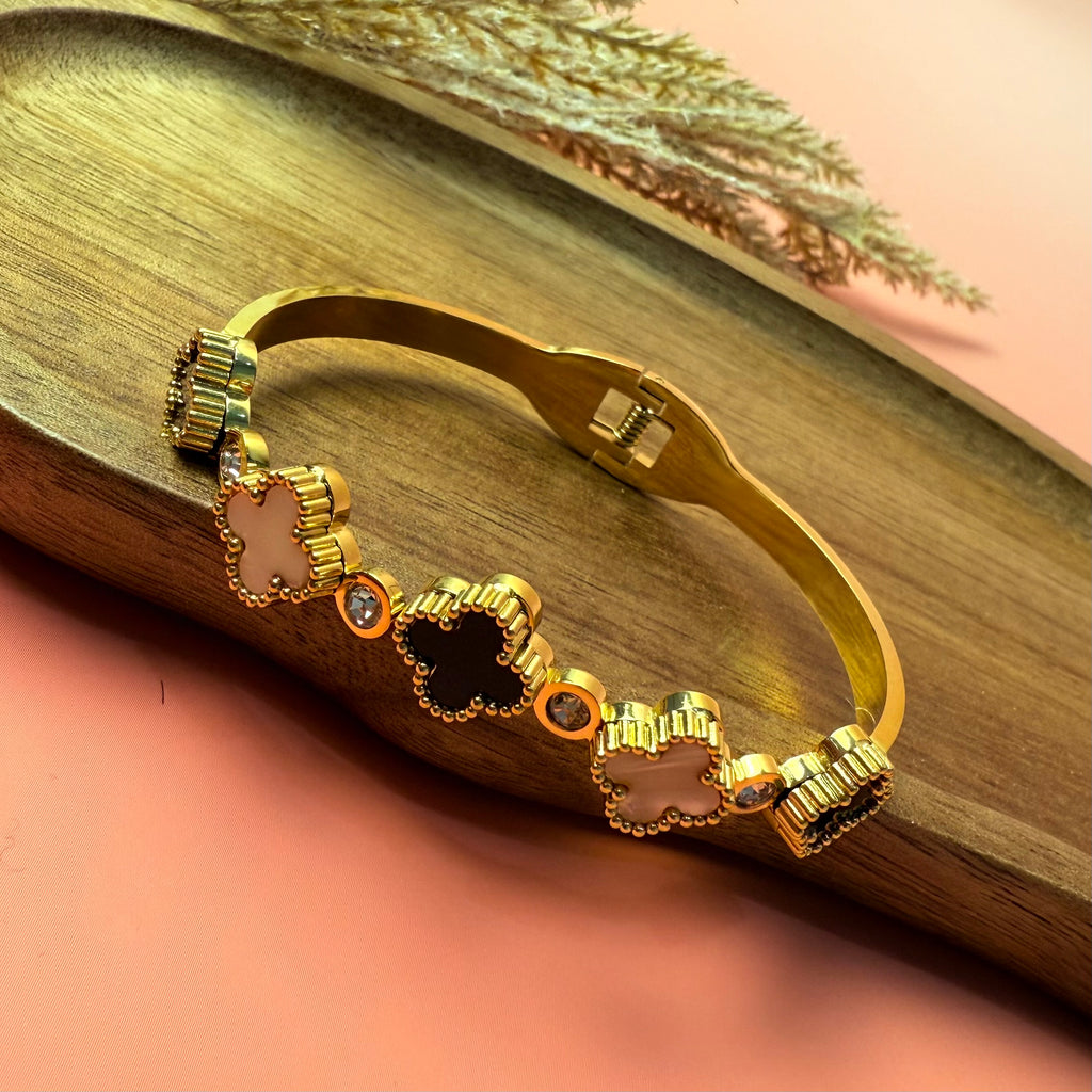 Clover bracelet