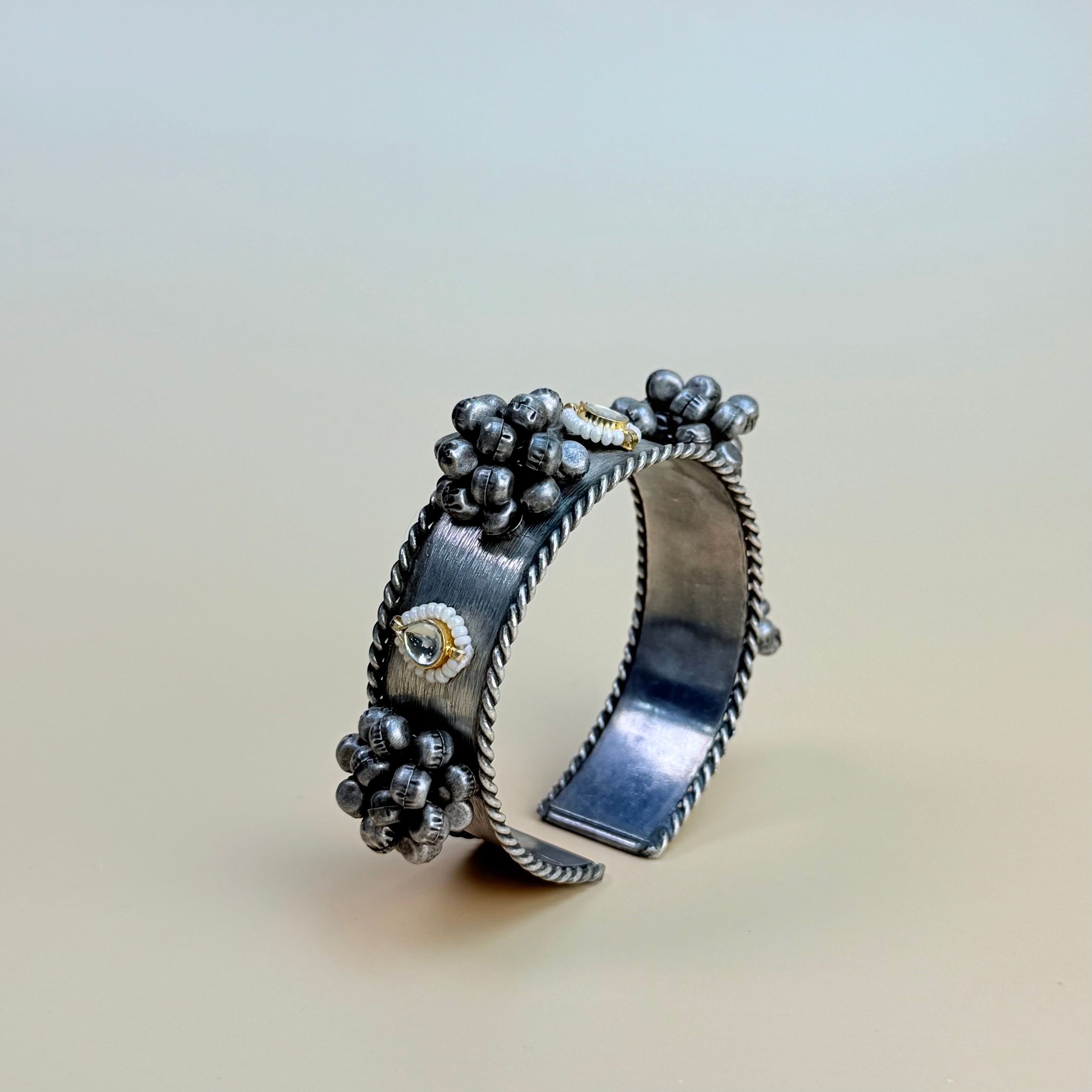 Ghungroo kundan fusion bracelet