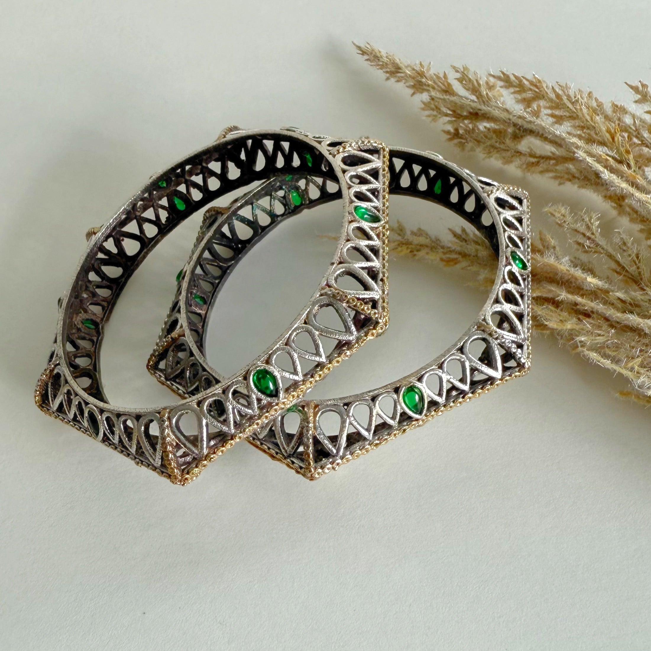 Dual Tone Kundan 2.6 size Kada set of 2