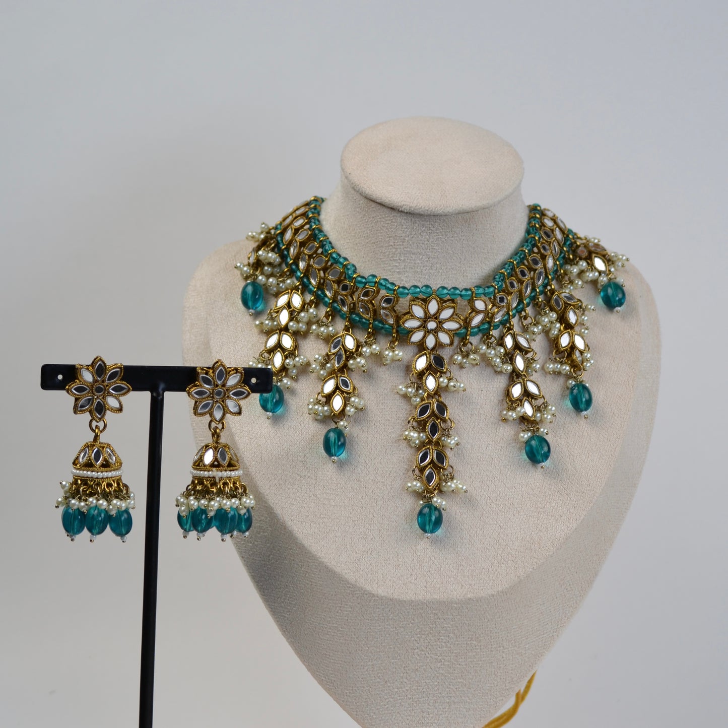 VARJ043-Mirror Necklace Set with Maangtika