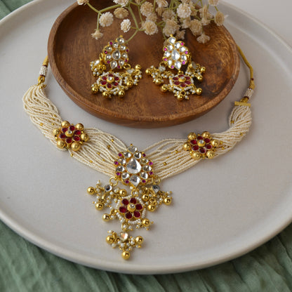 VAKJ016-Kundan and Pearl Necklace Set with Earrings