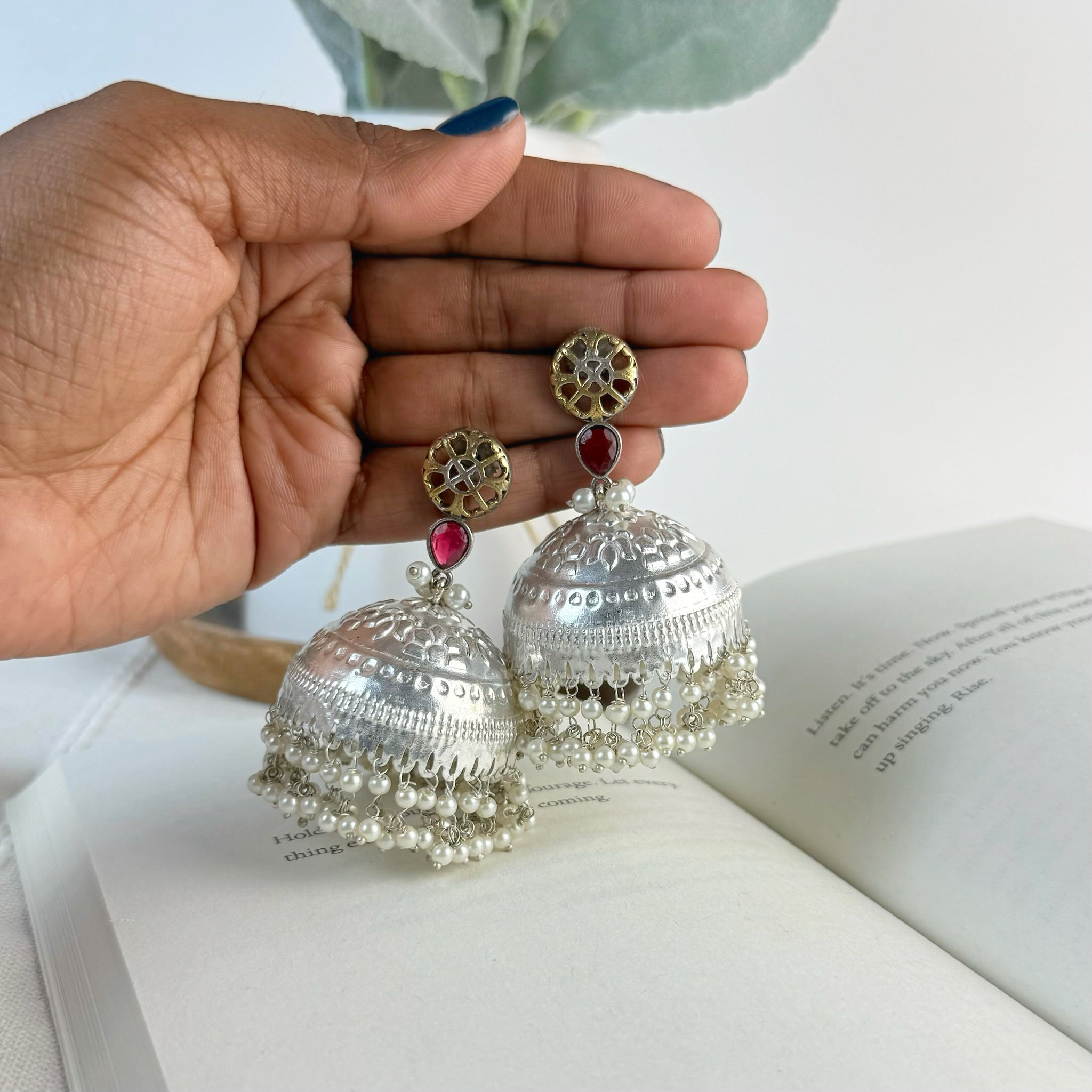 Shoni Jhumka