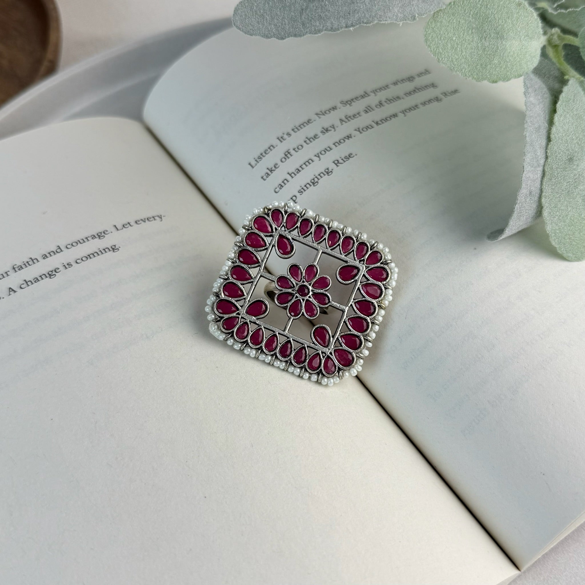 Stone ring l