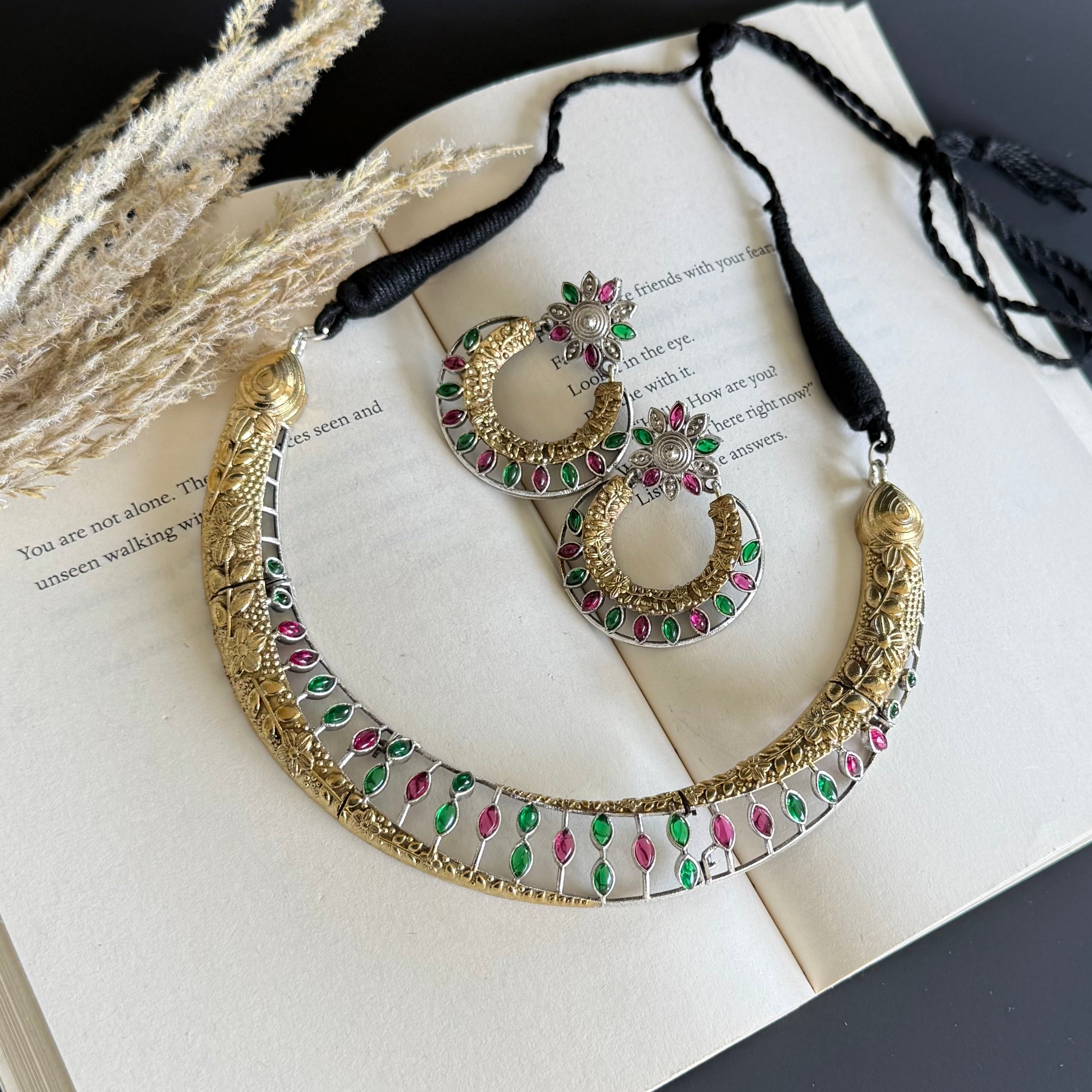 Hansli Necklace with Earrings - Ruby/green