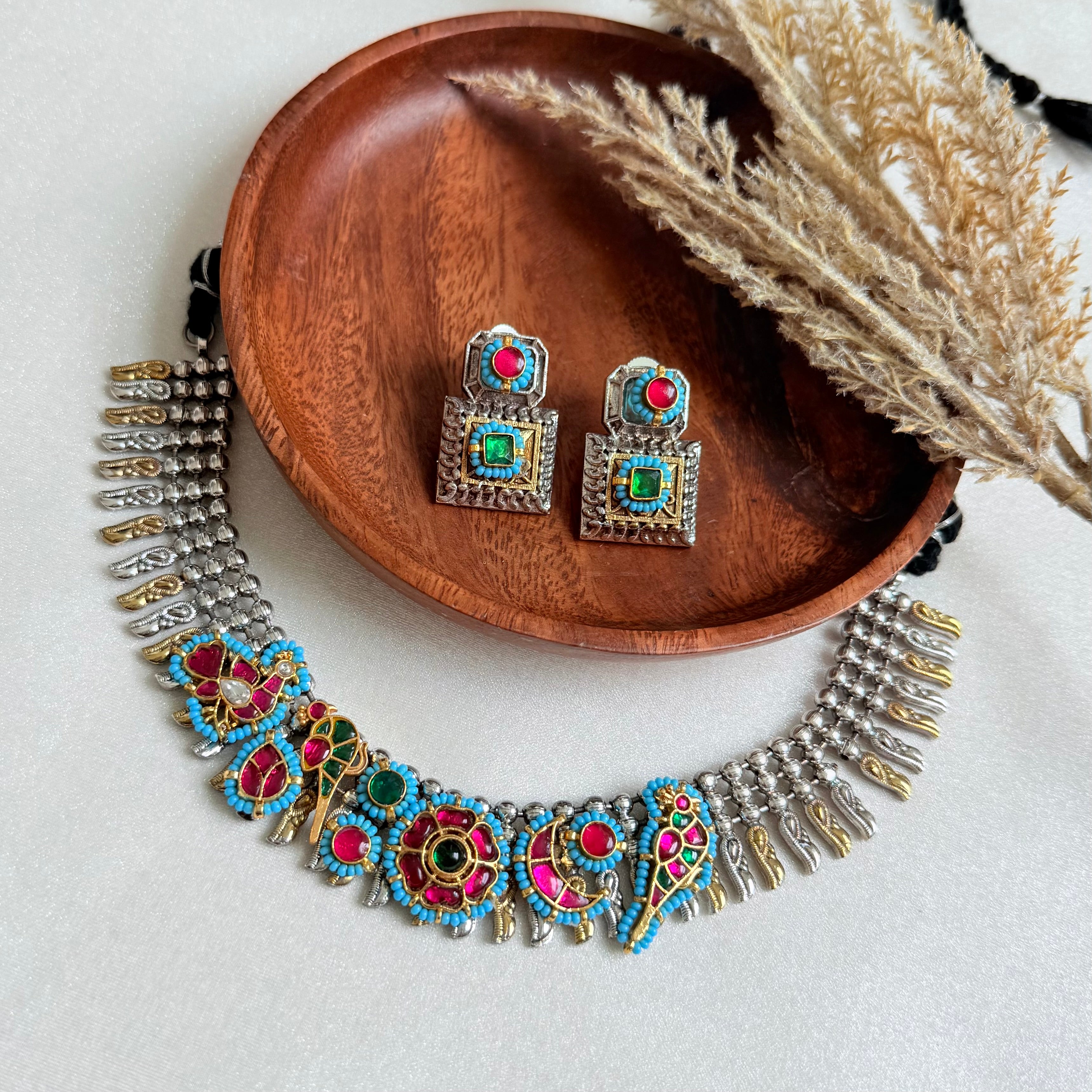Rizvi Kundan Fusion Necklace Set in Tribal look