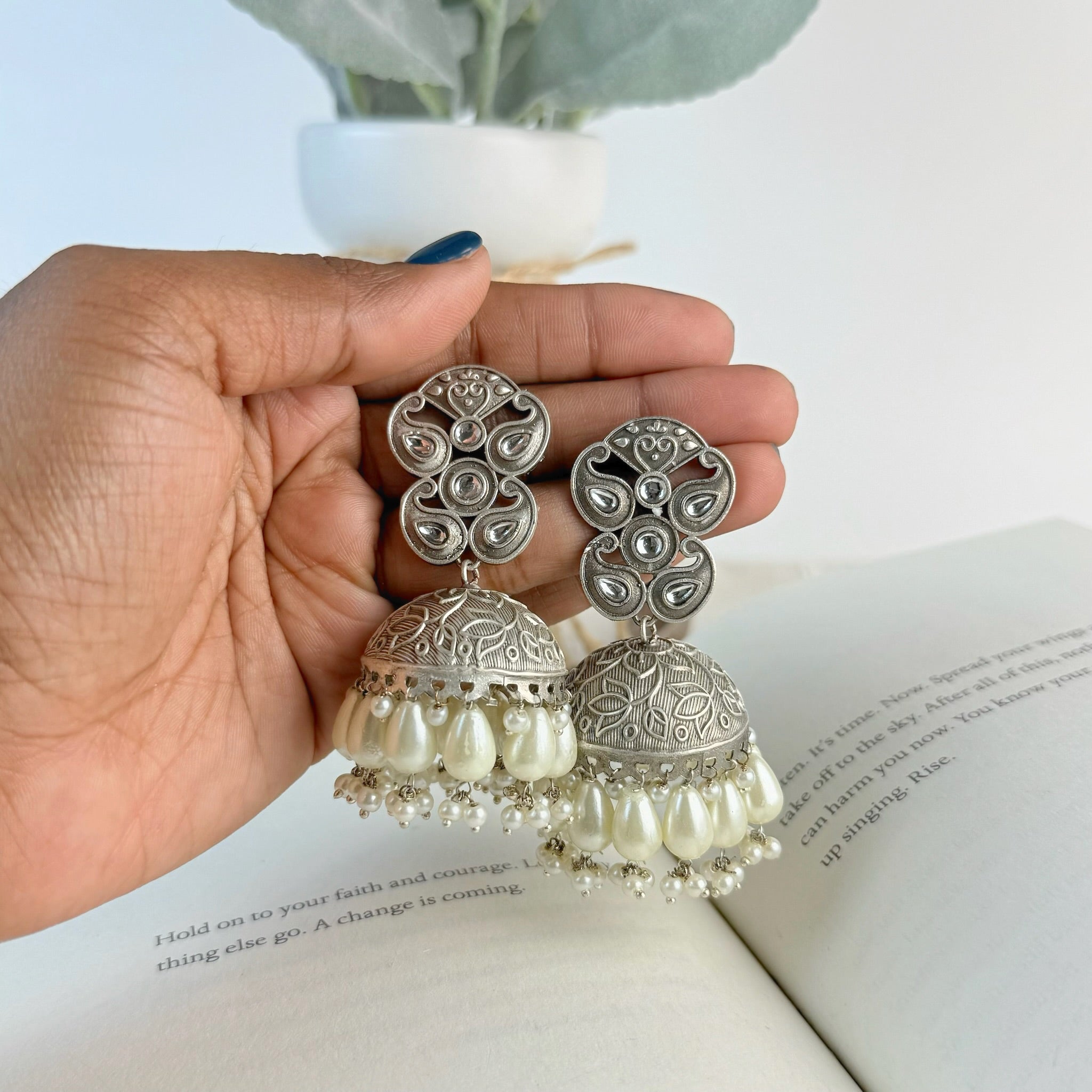 kashi Medium Jhumka